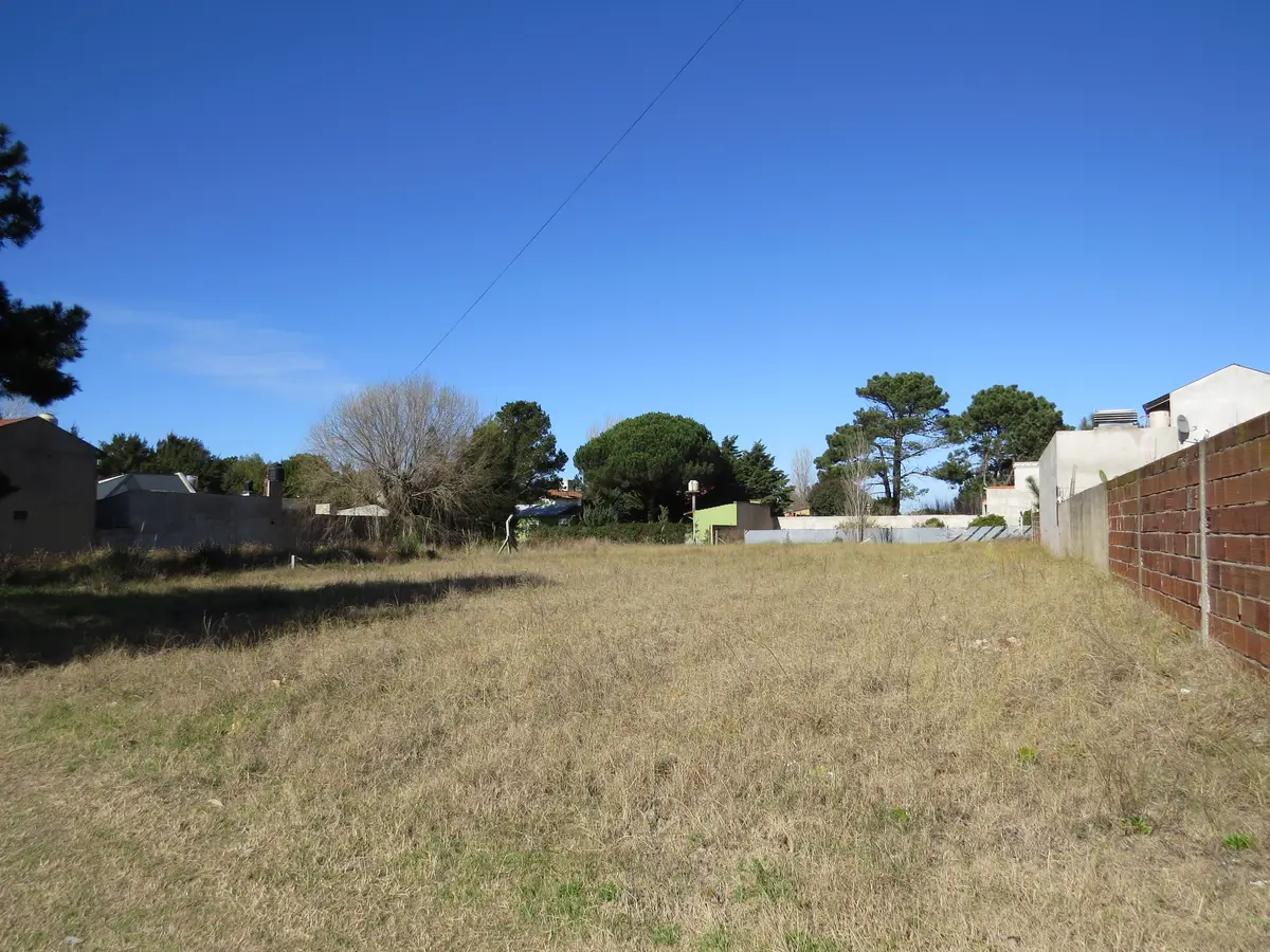 Gran Lote Llano Ideal para Construir – Calle 54 e/ 9 y 11, Costa Chica - Imagen 7