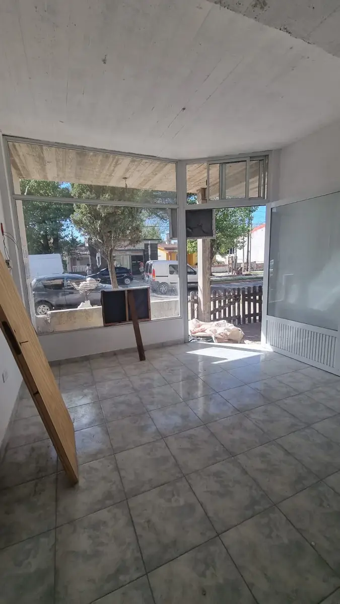 Local a Estrenar con Patio y Parrilla – Calle 7 N°1955, Las Toninas - Imagen 3