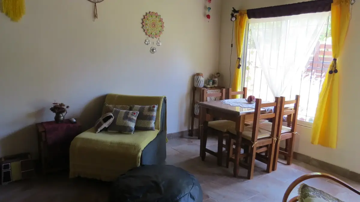 Casa con amplio parque – Calle 42 N°956, Las Toninas. - Imagen 7