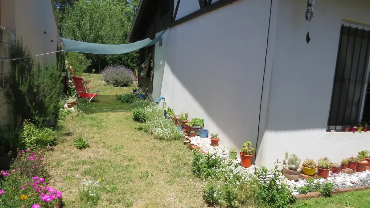 Casa con amplio parque – Calle 42 N°956, Las Toninas. - Imagen 15