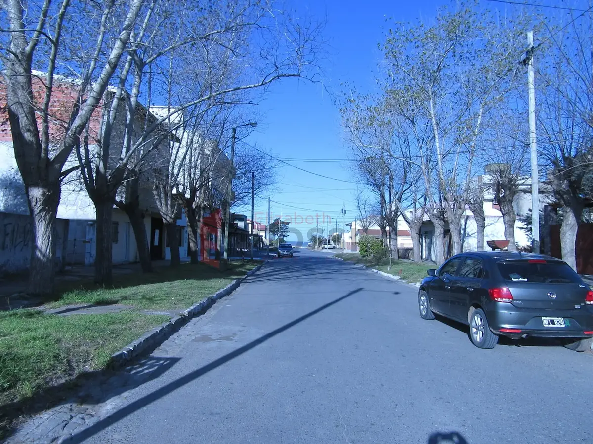 ¡Oportunidad! Departamento de 2 ambientes a metros del mar – Calle 44, Las Toninas - Imagen 1