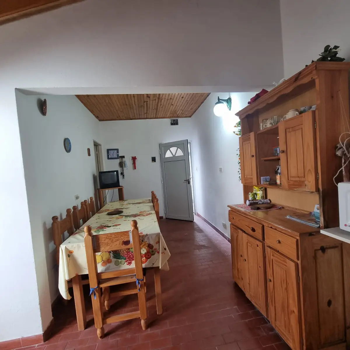 Casa en Venta – Calle 6 e/ 41 y 42, Santa Teresita - Imagen 5