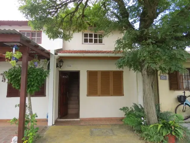 Dúplex con jardín sobre Av. 7 –Av.7 n°1768 E/ 38 y 40, Las Toninas.