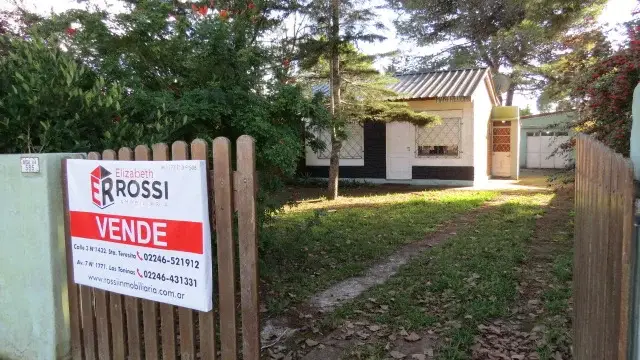 ¡Casa con gran parque arbolado! – Calle 44 N° 585, Las Toninas - Imagen 2