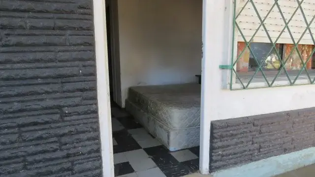 ¡Casa con gran parque arbolado! – Calle 44 N° 585, Las Toninas - Imagen 11