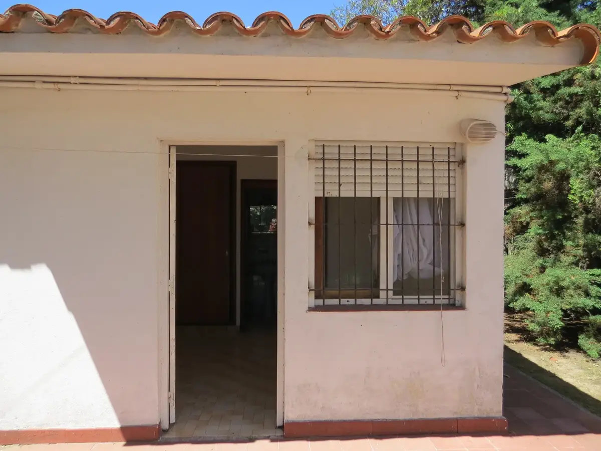 ¡CASA CON QUINCHO Y DEPARTAMENTO! –CALLE 3 N° 1789 , Las Toninas - Imagen 2