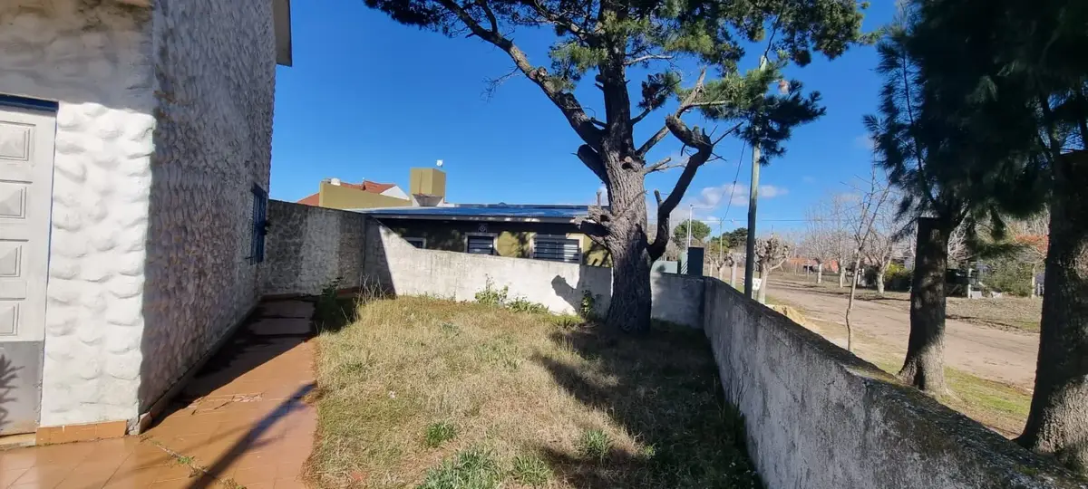 ¡¡SE ESCUCHAN PROPUESTAS!! – Dúplex de 2 Dormitorios y 2 Baños, Calle 17, Las Toninas - Imagen 2