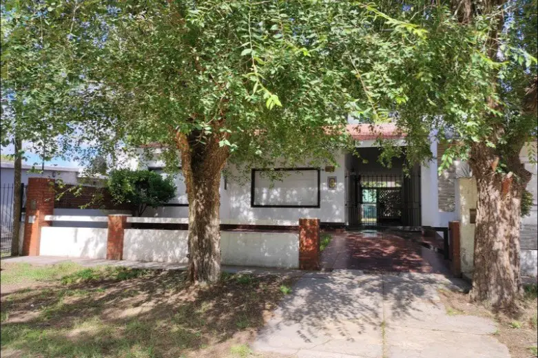 Amplio Chalet con Parque – Calle 13 N° 1779, Las Toninas - Imagen 5