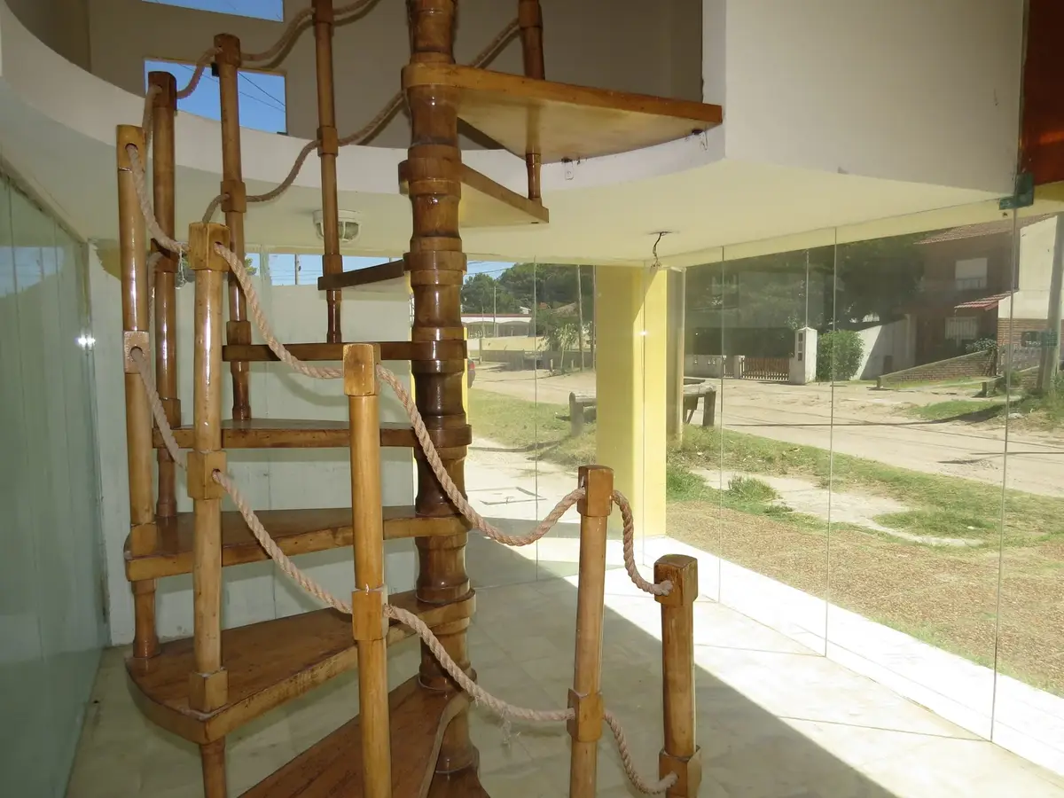 Local Comercial con Entrepisos – Calle 42 e/ 1 y 3, Las Toninas - Imagen 3