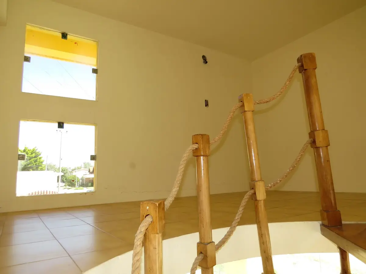 Local Comercial con Entrepisos – Calle 42 e/ 1 y 3, Las Toninas - Imagen 4