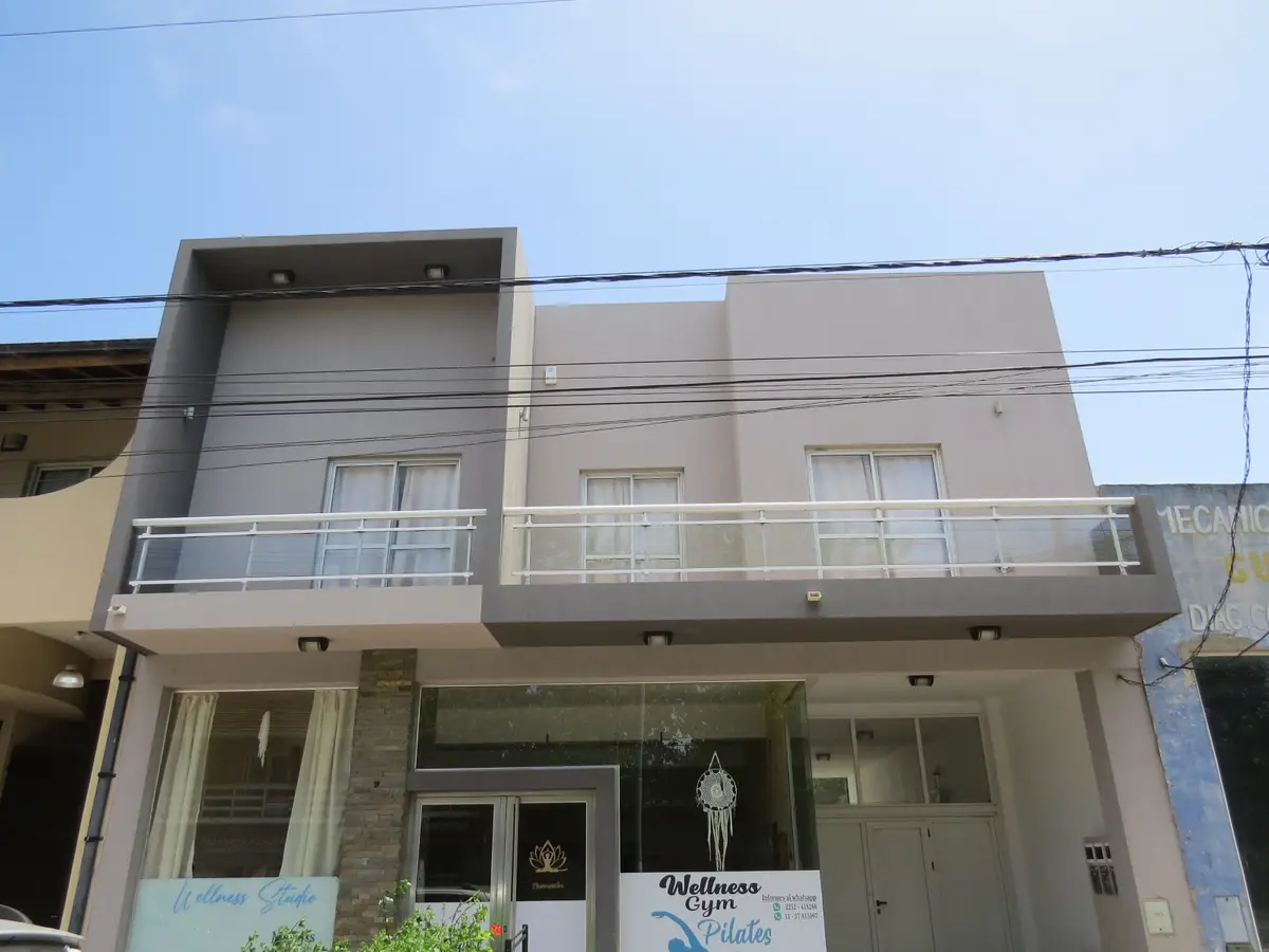 🏡 Departamento con balcón parrillero y patio