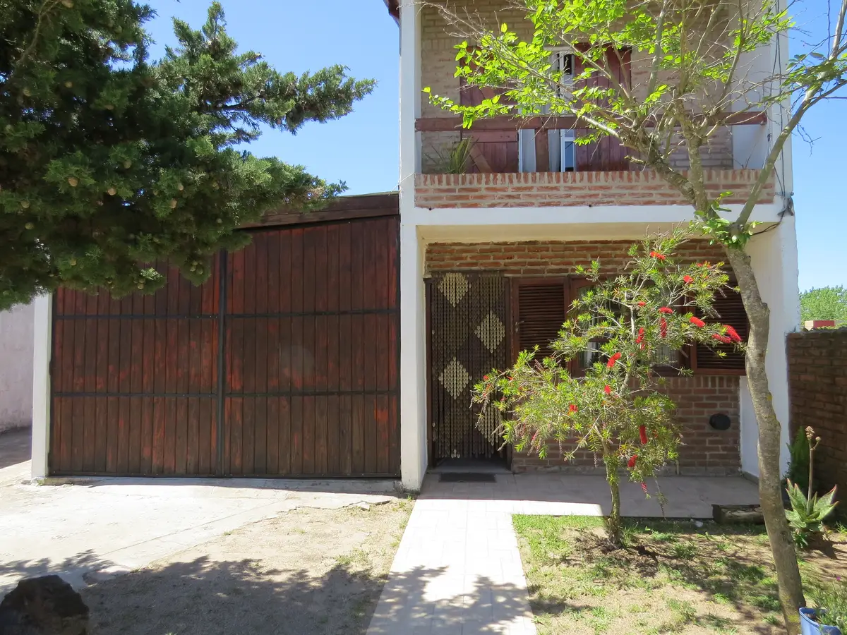 Casa con quincho, patio y garaje cerrado – Calle 11 N°2228, Las Toninas - Imagen 7
