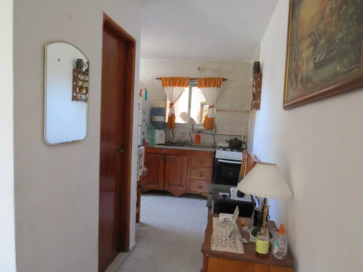 Casa con quincho, patio y garaje cerrado – Calle 11 N°2228, Las Toninas - Imagen 11