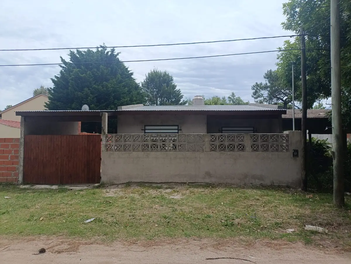 Casa con Patio y Garage – Calle 46 N° 586, Santa Teresita