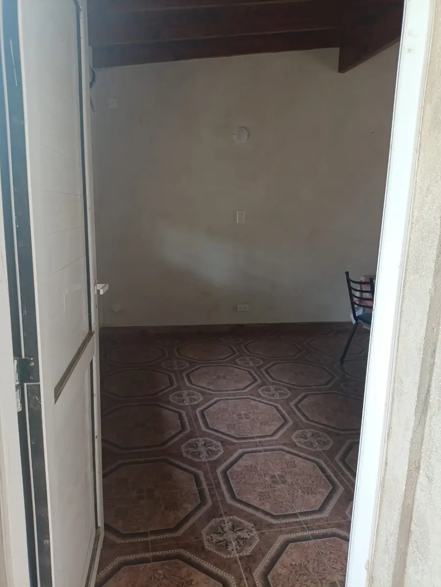 Casa Sola en Lote con Patio y Garage – Santa Teresita - Imagen 8