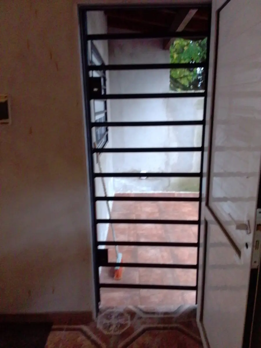 Casa con Patio y Garage – Calle 46 N° 586, Santa Teresita - Imagen 1