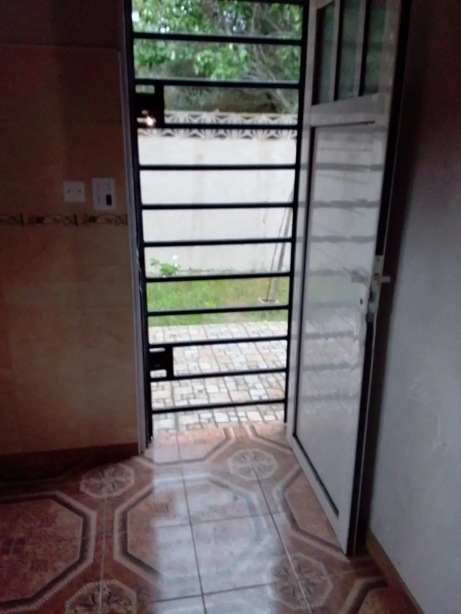Casa con Patio y Garage – Calle 46 N° 586, Santa Teresita - Imagen 2