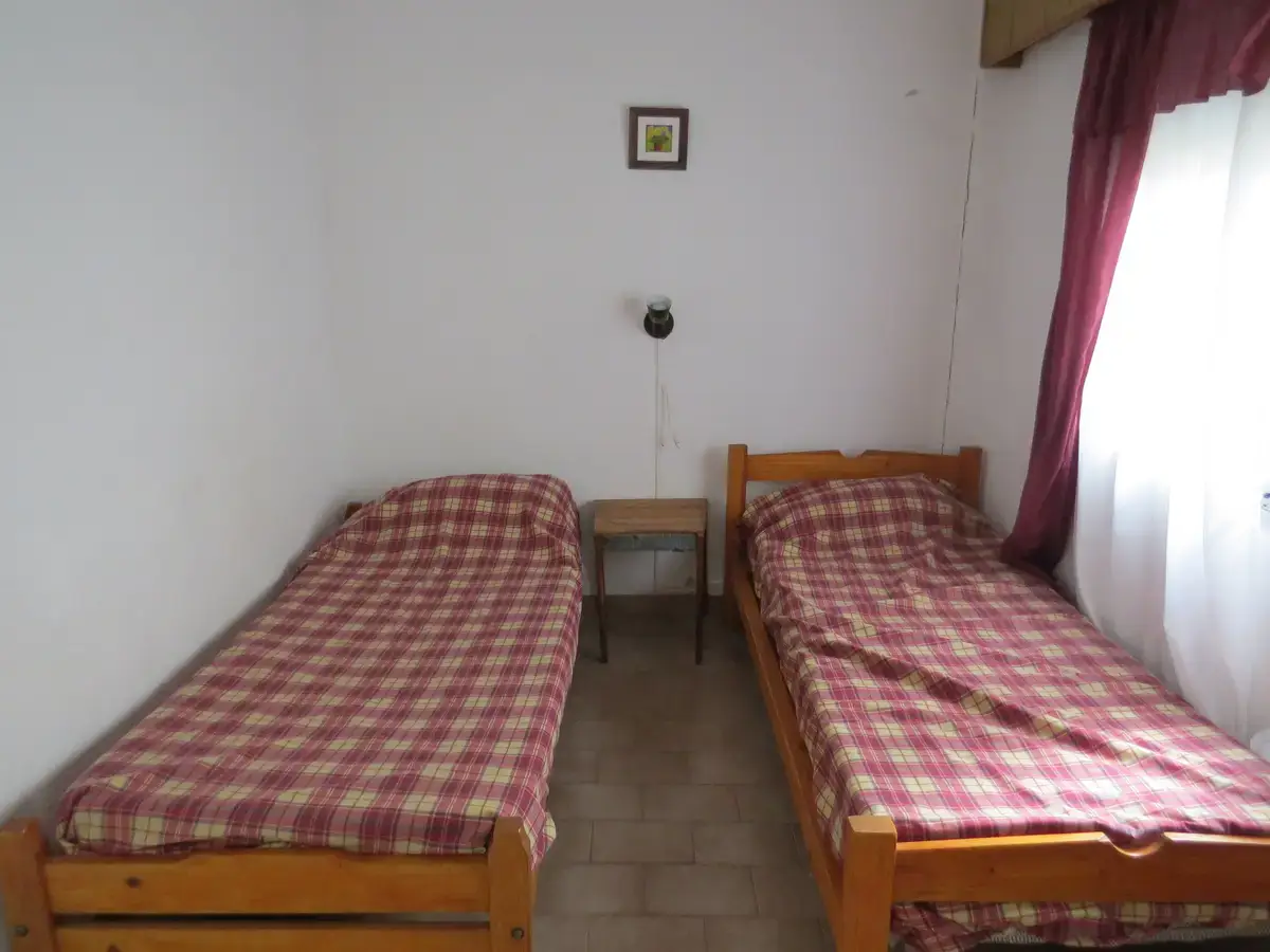 Casa con amplio patio y parrilla – Calle 10 y 7 N° 395, Las Toninas - Imagen 7