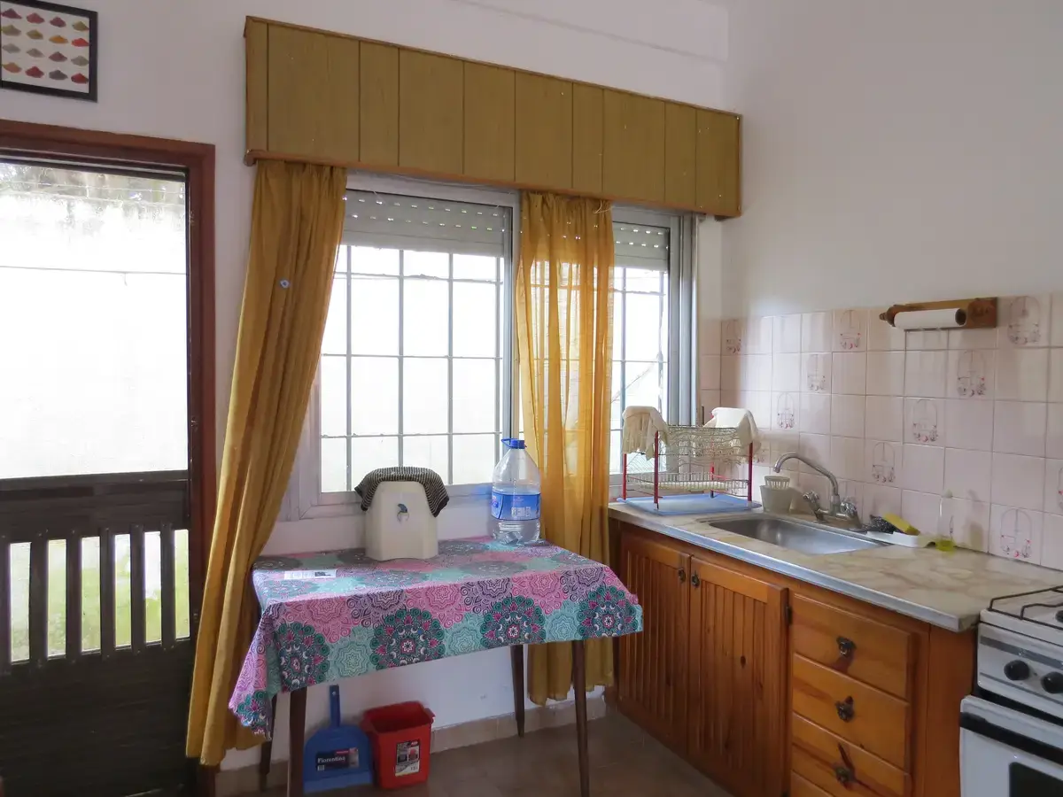 Casa con amplio patio y parrilla – Calle 10 y 7 N° 395, Las Toninas - Imagen 1