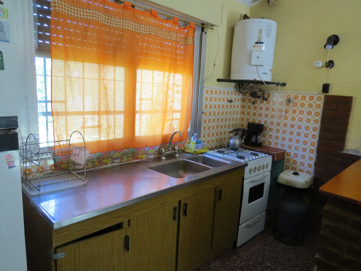 Casa con Cochera y Amplio Terreno – Calle 44 N° 970, Las Toninas - Imagen 7