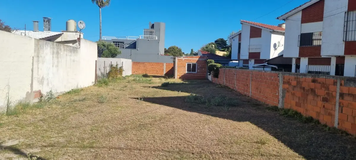 LOTE EN EXCELENTE UBICACIÓN – IDEAL INVERSIÓN O VIVIENDA PERMANENTE - Imagen 2