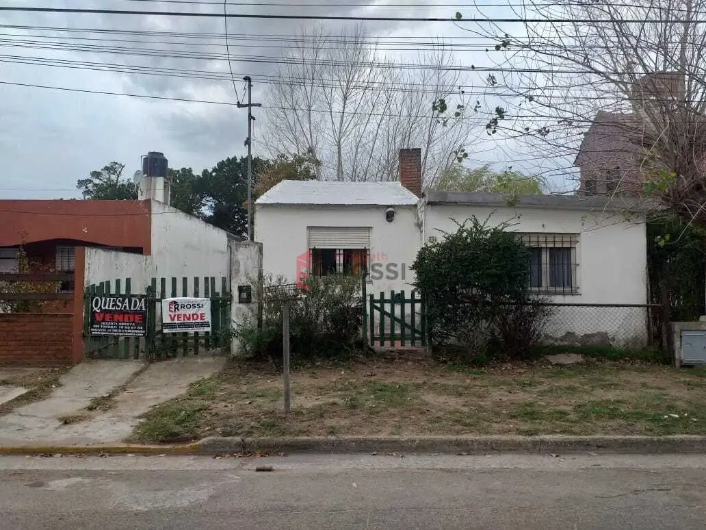 Casa con importante terreno en Mar de Ajo