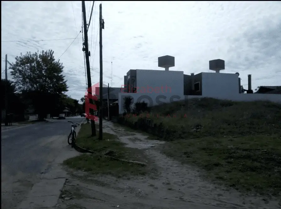 Lote Céntrico a 3 Cuadras del Mar – Calle 40 Esq. 5, Las Toninas - Imagen 5