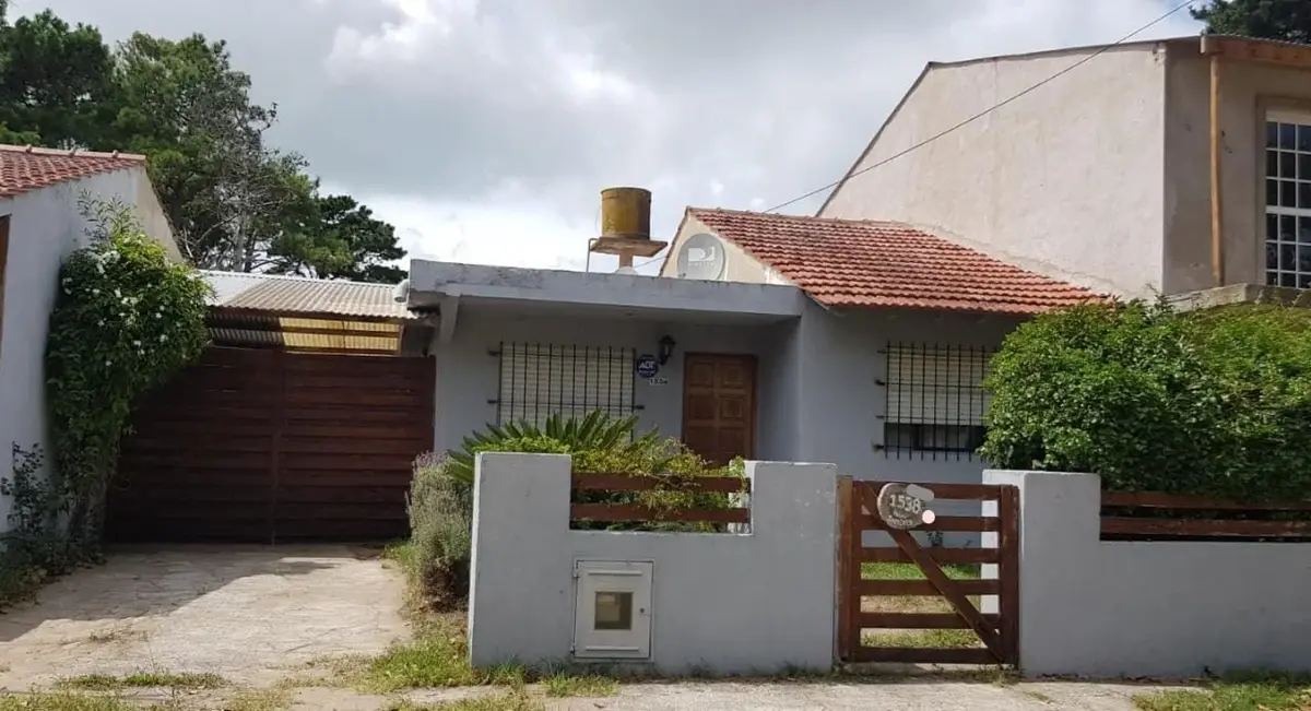 Casa con pileta y excelente ubicación – Calle 11 N°1538, Las Toninas