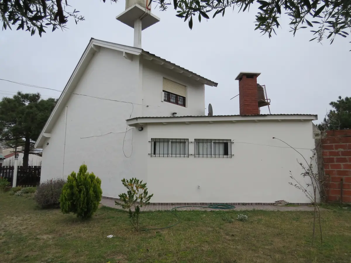 Dúplex con Potencial Constructivo y Excelente Ubicación – Calle 24 N°487, Las Toninas - Imagen 4